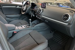 Punainen Audi A3 2013 kuva 23.
