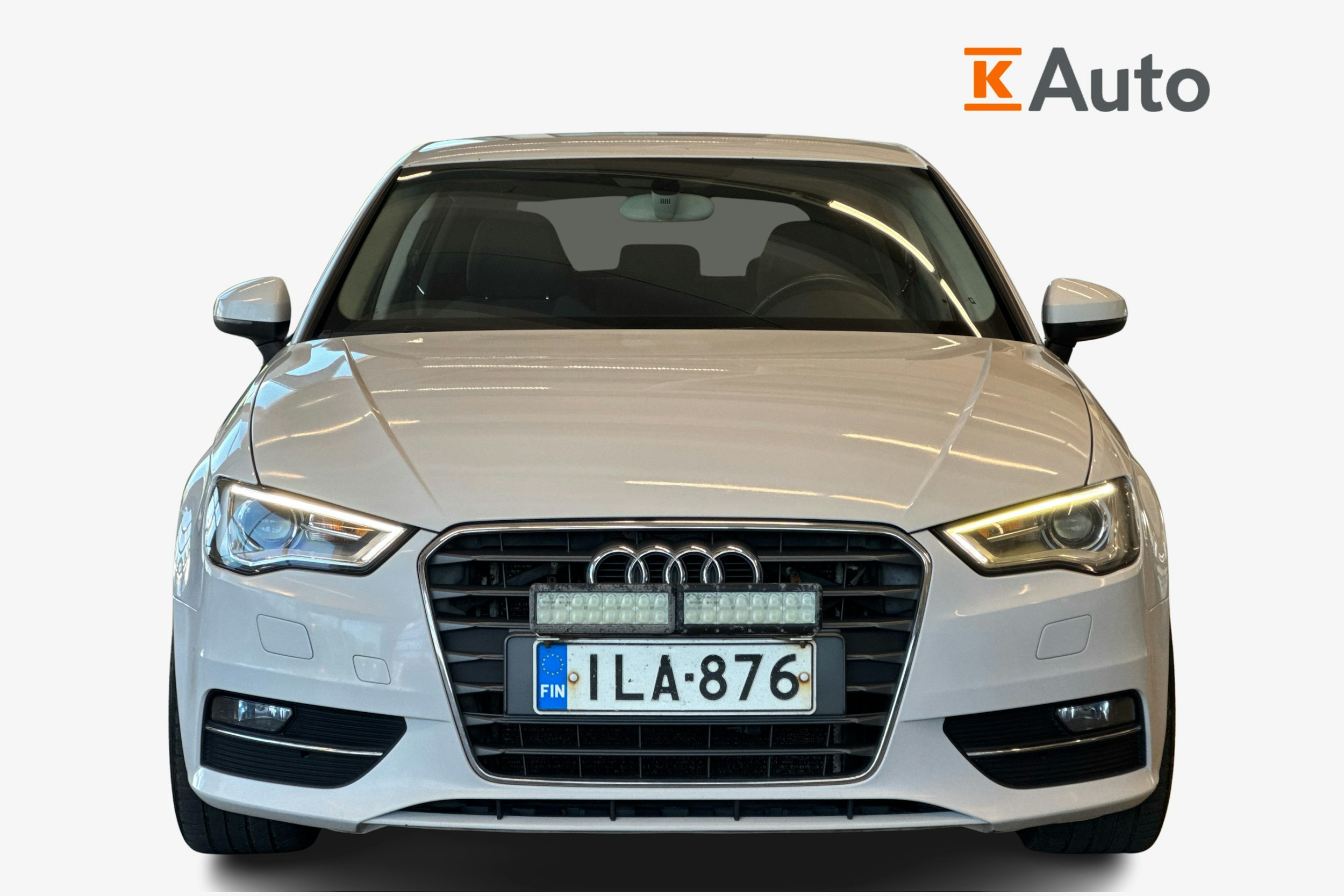 Valkoinen Audi A3 2013 kuva 4.