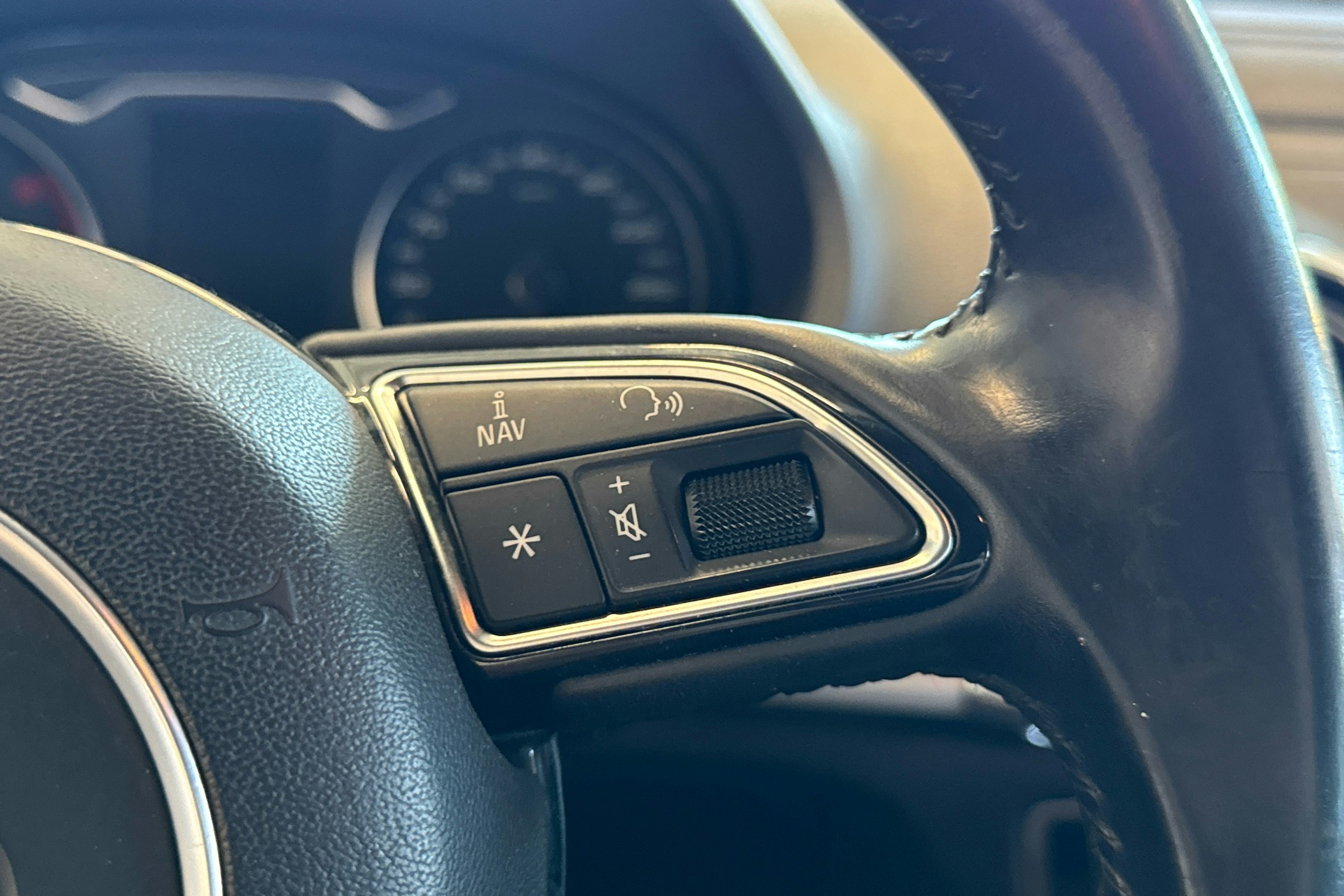 Valkoinen Audi A3 2013 kuva 13.