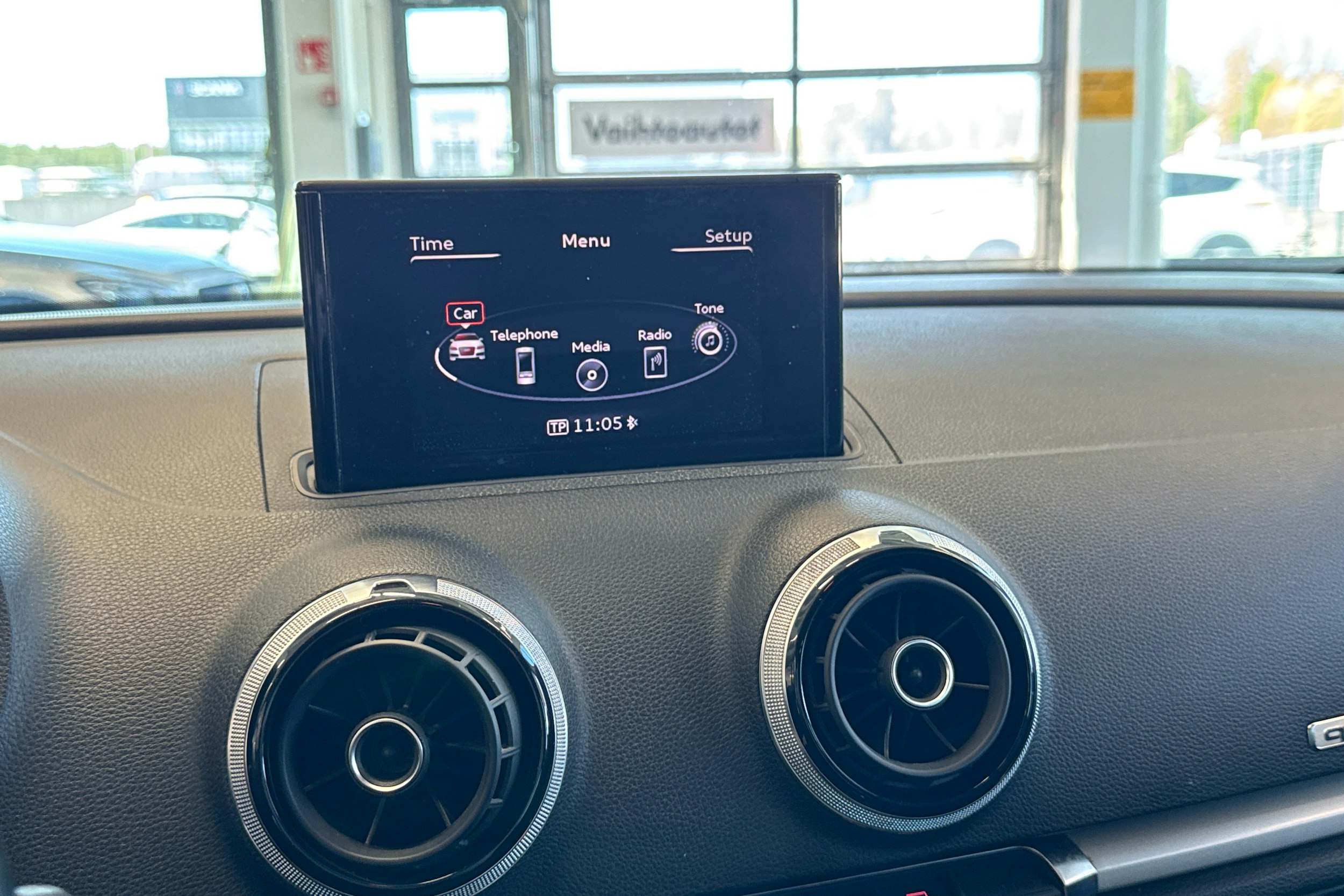 Valkoinen Audi A3 2013 kuva 15.
