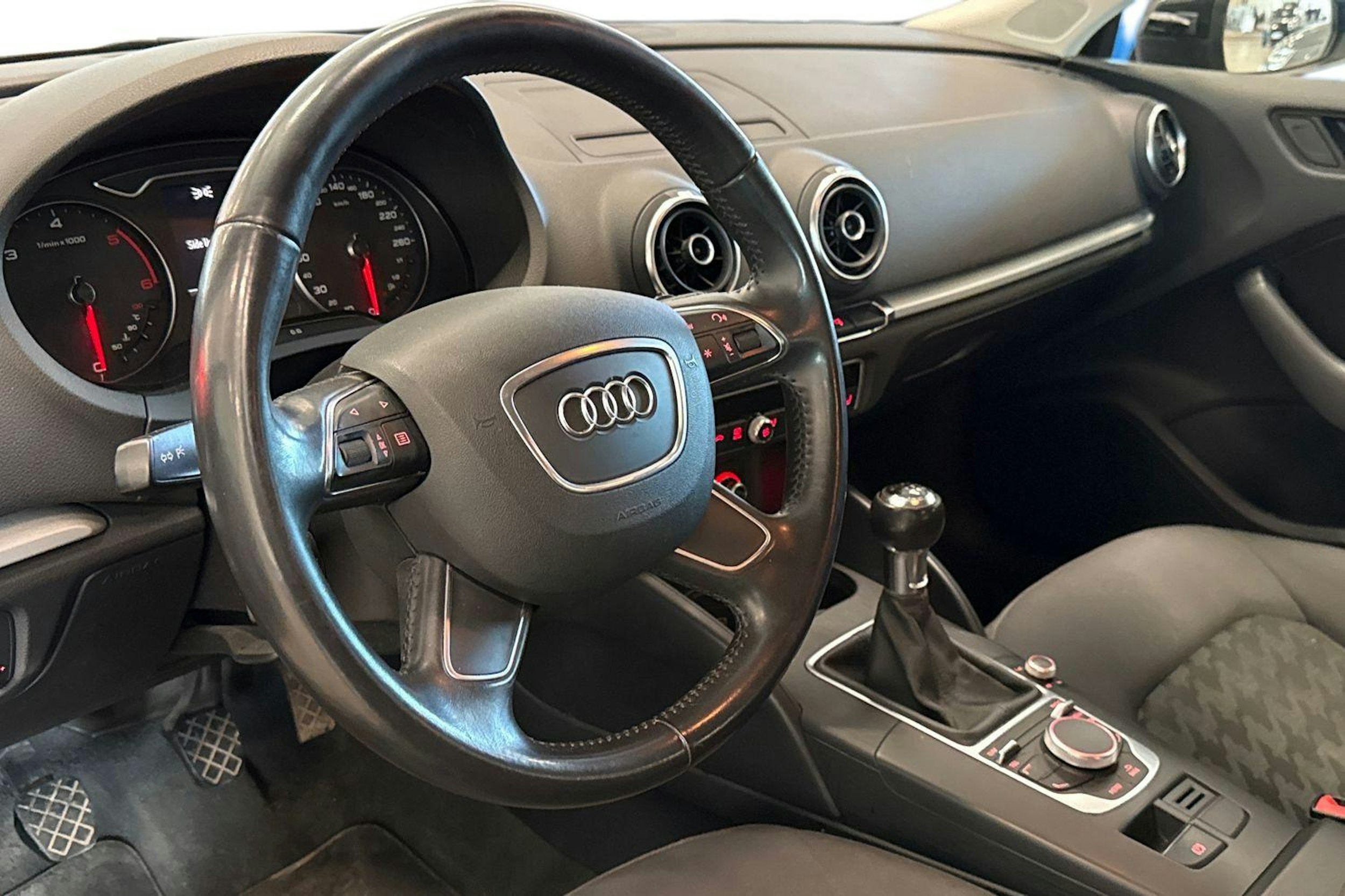 musta Audi A3 2014 kuva 6.