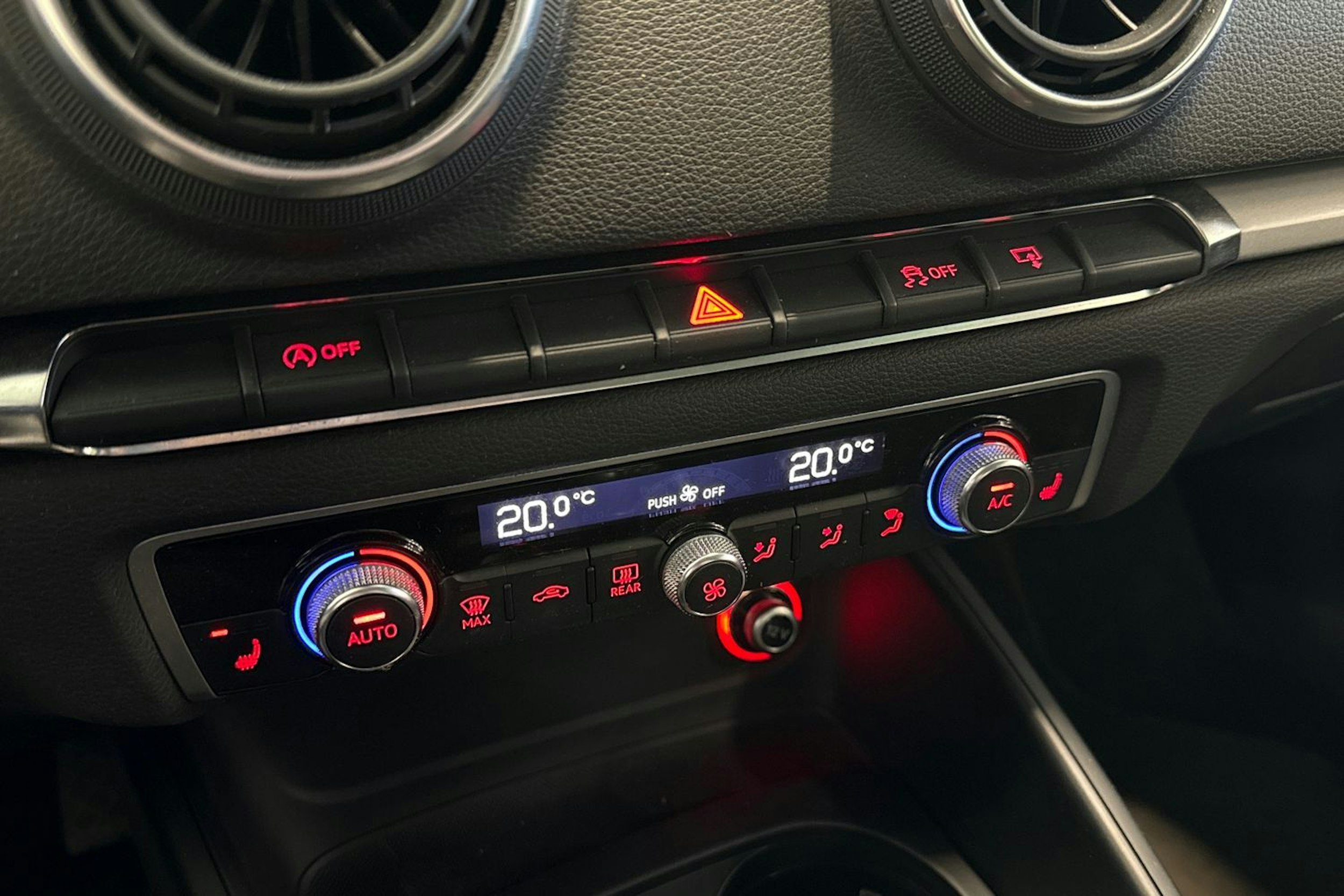 musta Audi A3 2014 kuva 21.