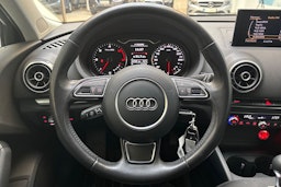 musta Audi A3 2013 kuva 17.