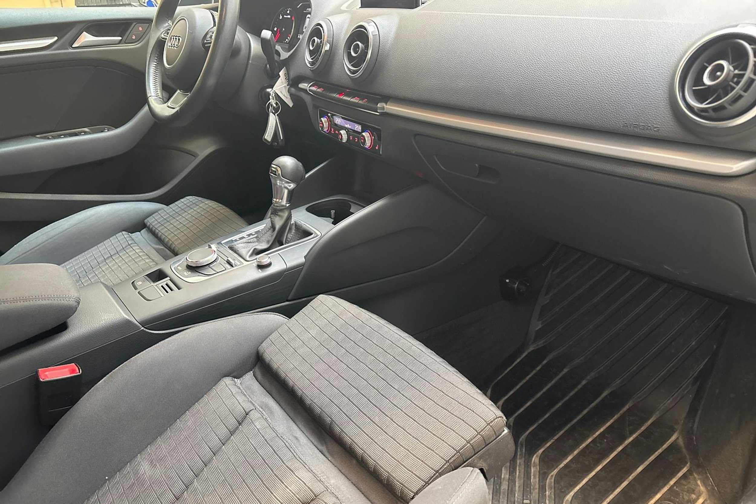 musta Audi A3 2013 kuva 22.