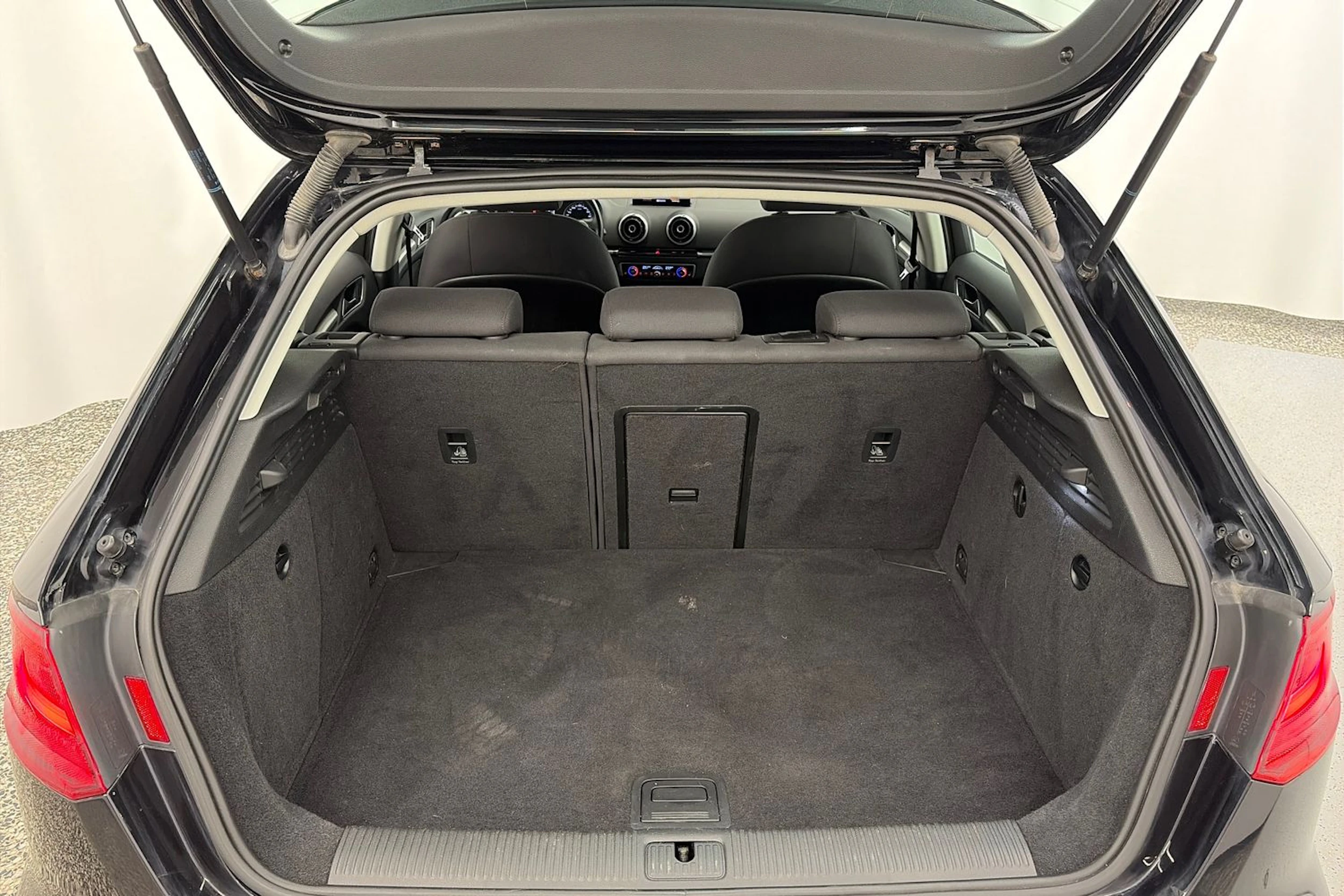 musta Audi A3 2013 kuva 15.