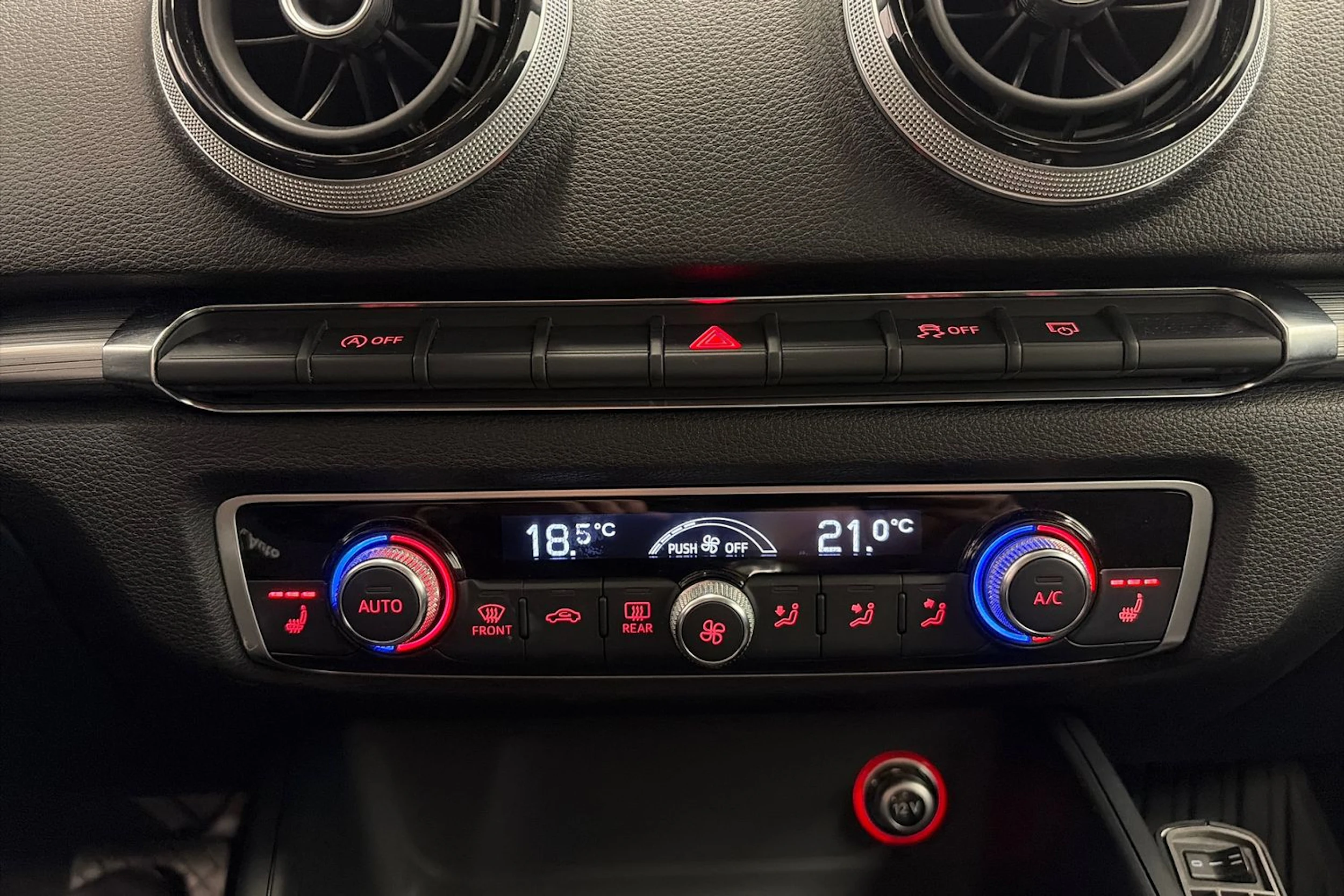 musta Audi A3 2013 kuva 24.