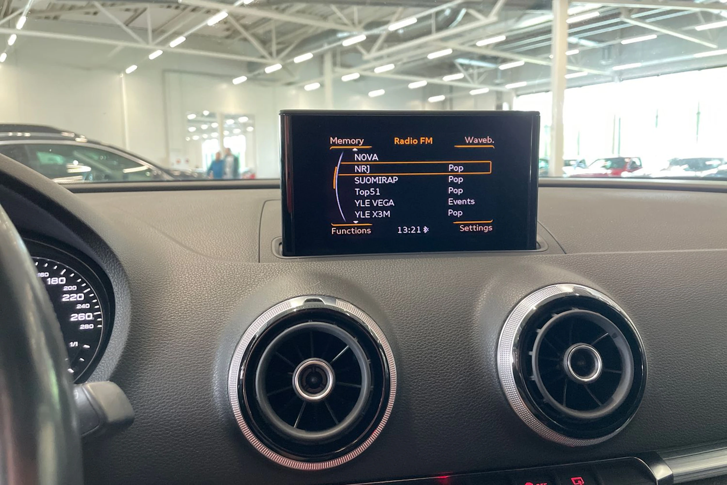 musta Audi A3 2013 kuva 18.