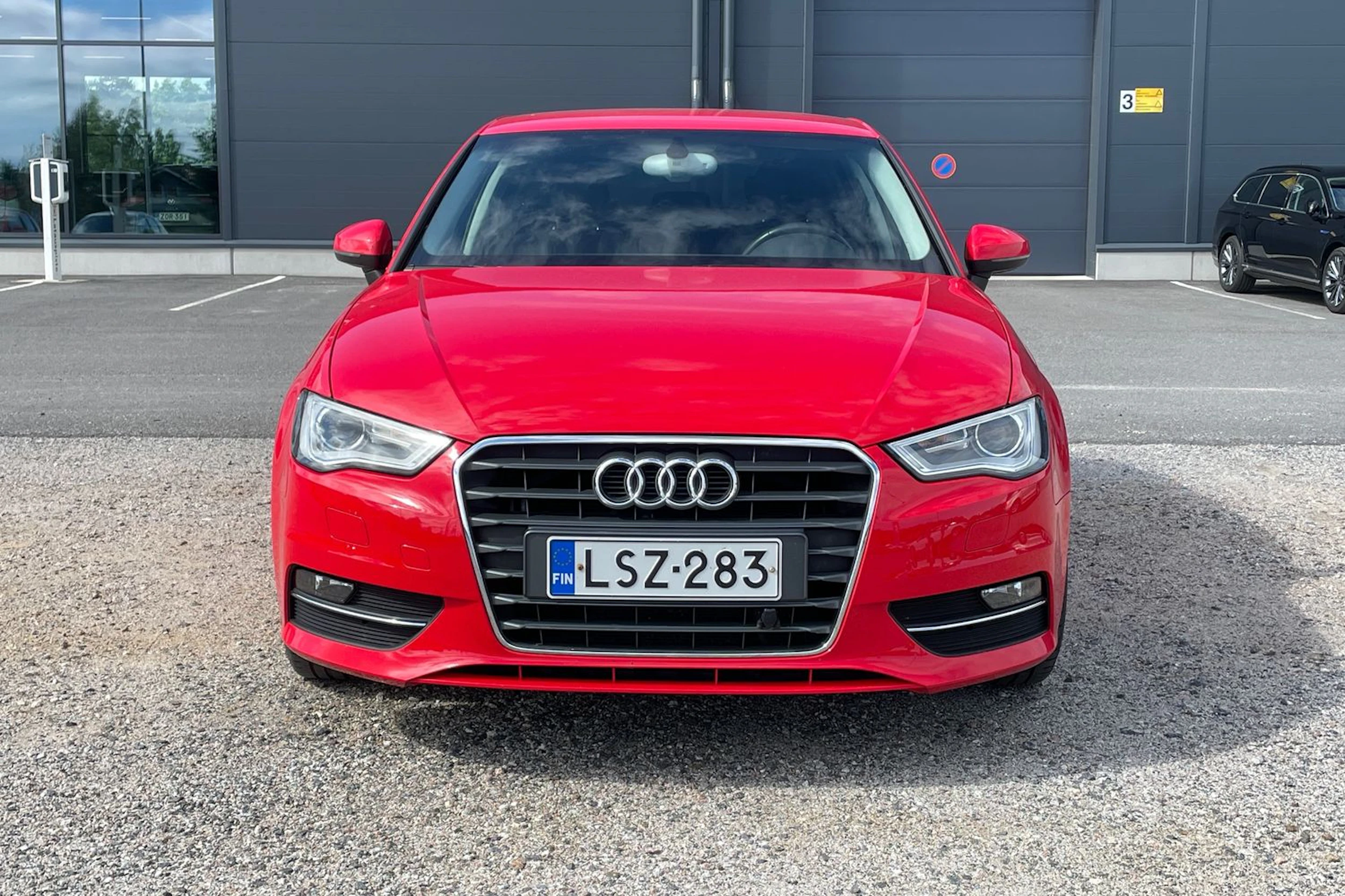 punainen Audi A3 2013 kuva 4.