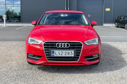 punainen Audi A3 2013 kuva 4.