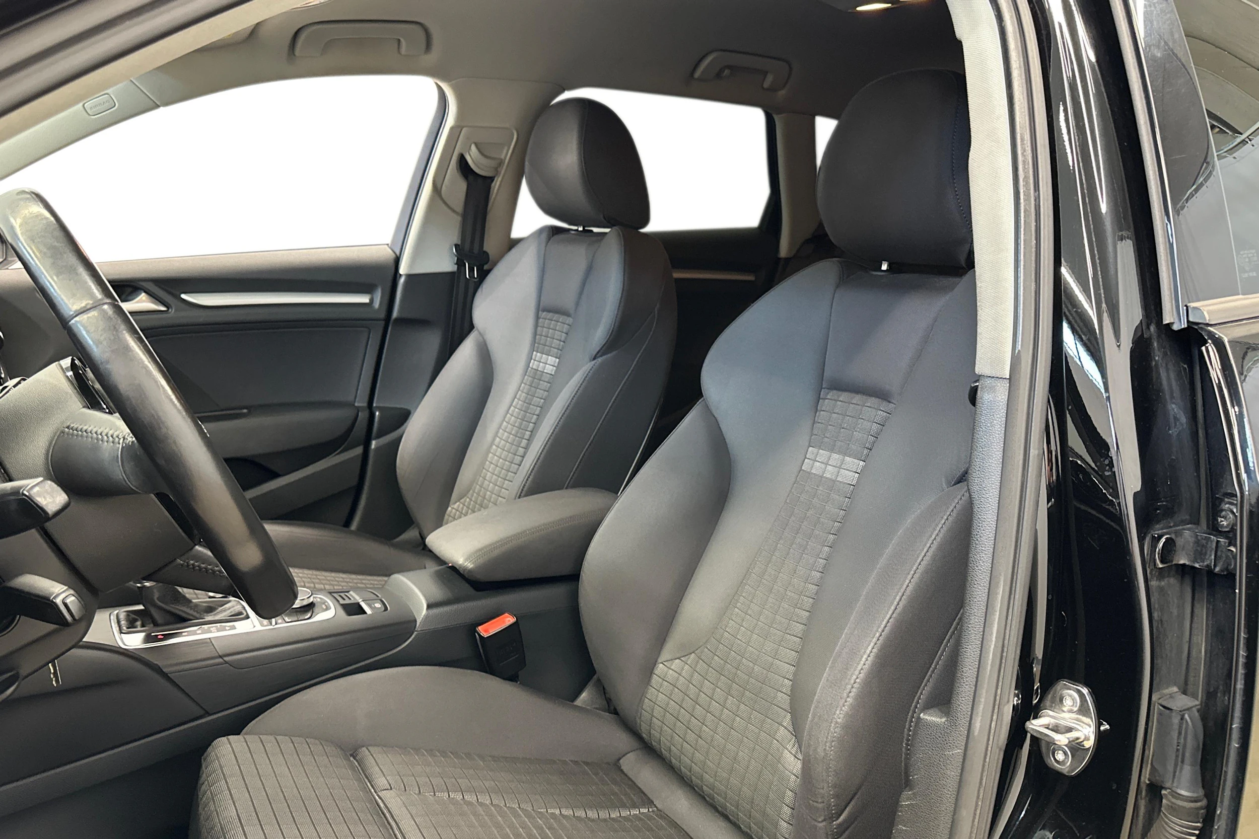 musta Audi A3 2013 kuva 6.