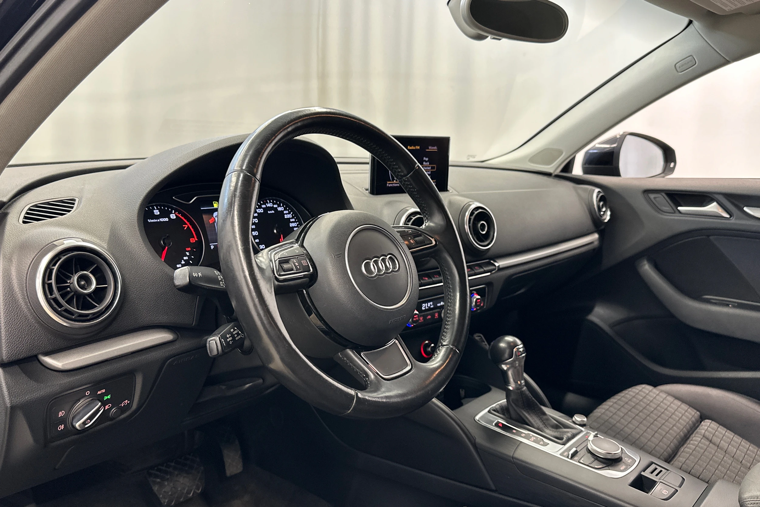 musta Audi A3 2013 kuva 10.