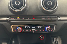musta Audi A3 2013 kuva 15.