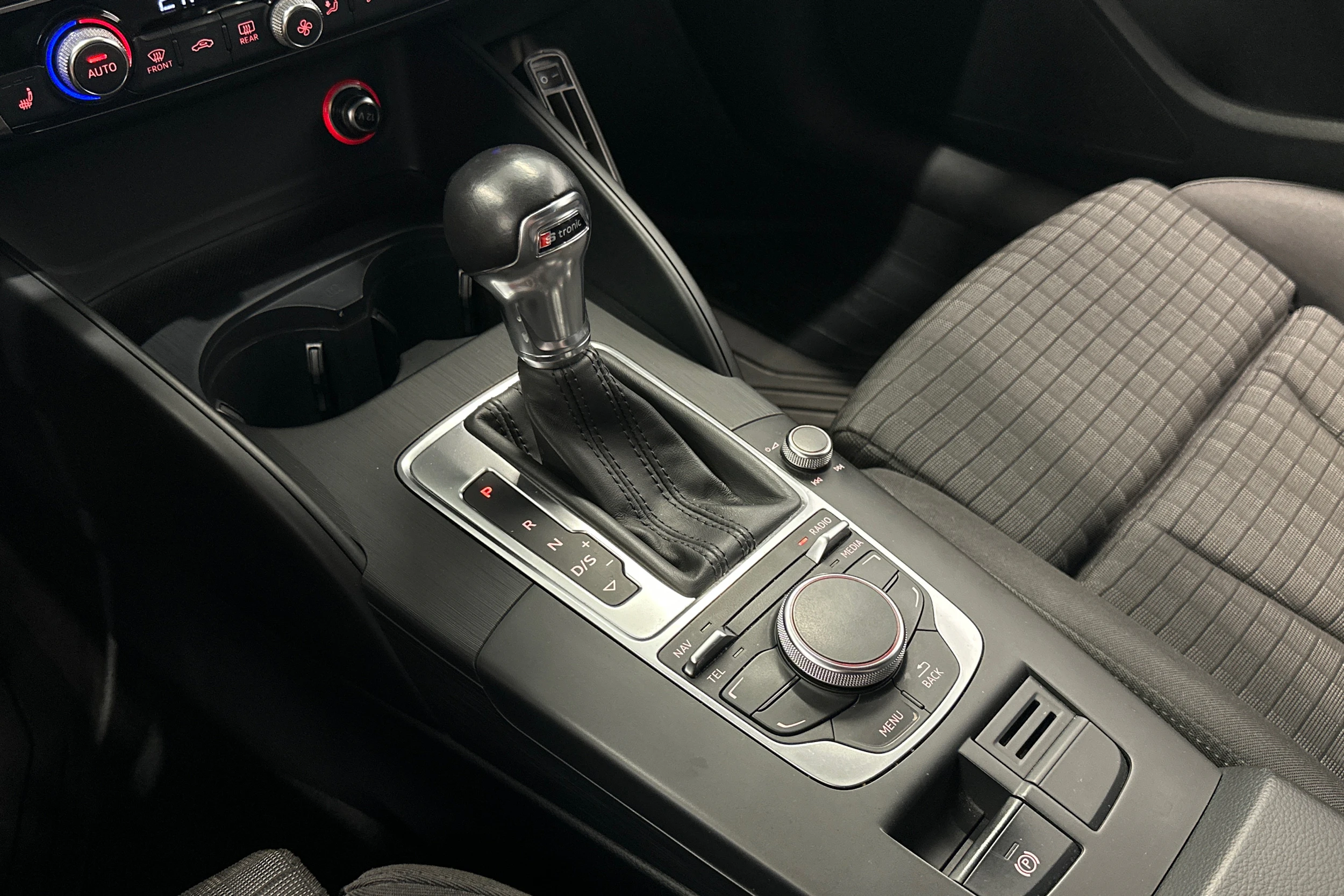 musta Audi A3 2013 kuva 17.