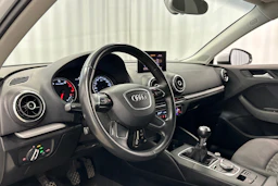 valkoinen Audi A3 2013 kuva 10.