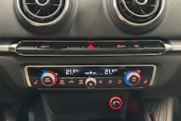 valkoinen Audi A3 2013 kuva 16.