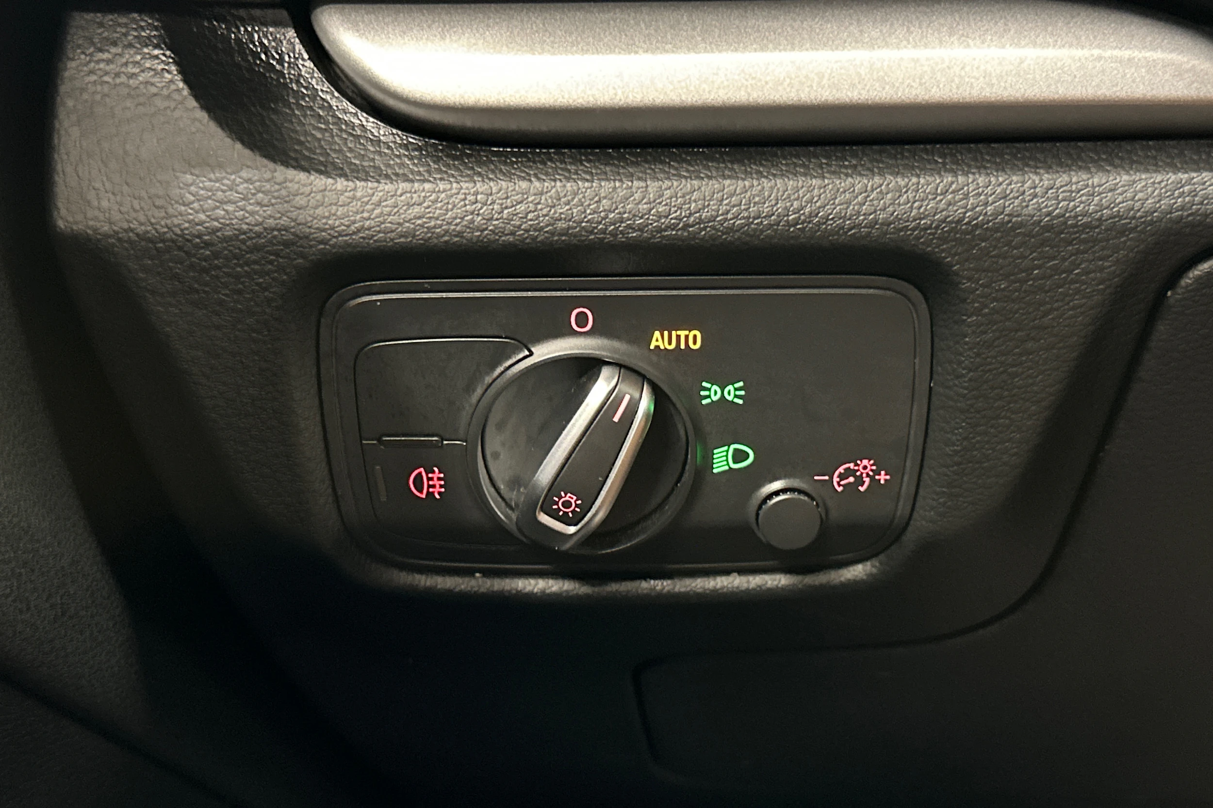 valkoinen Audi A3 2013 kuva 20.