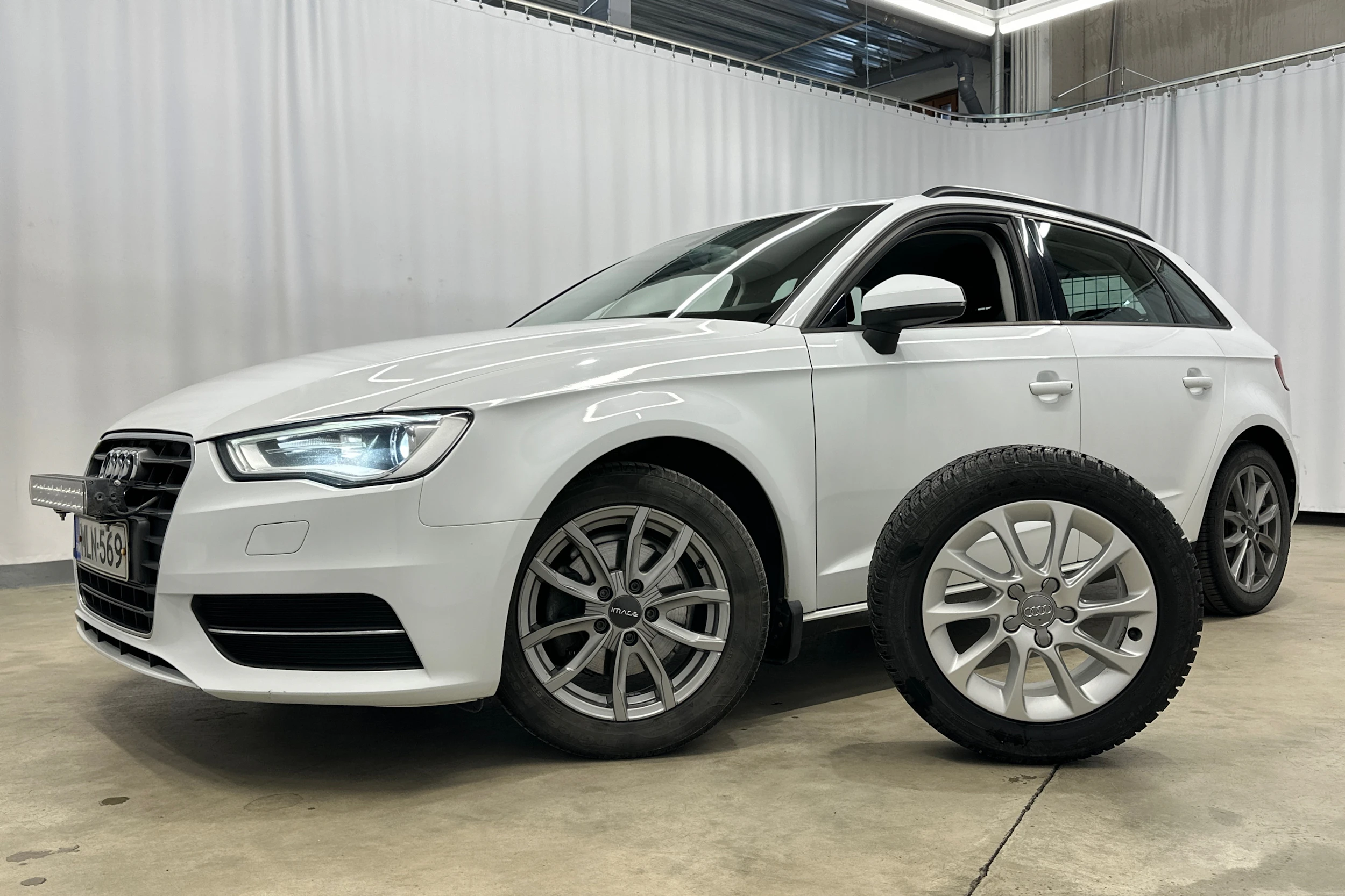 valkoinen Audi A3 2013 kuva 24.