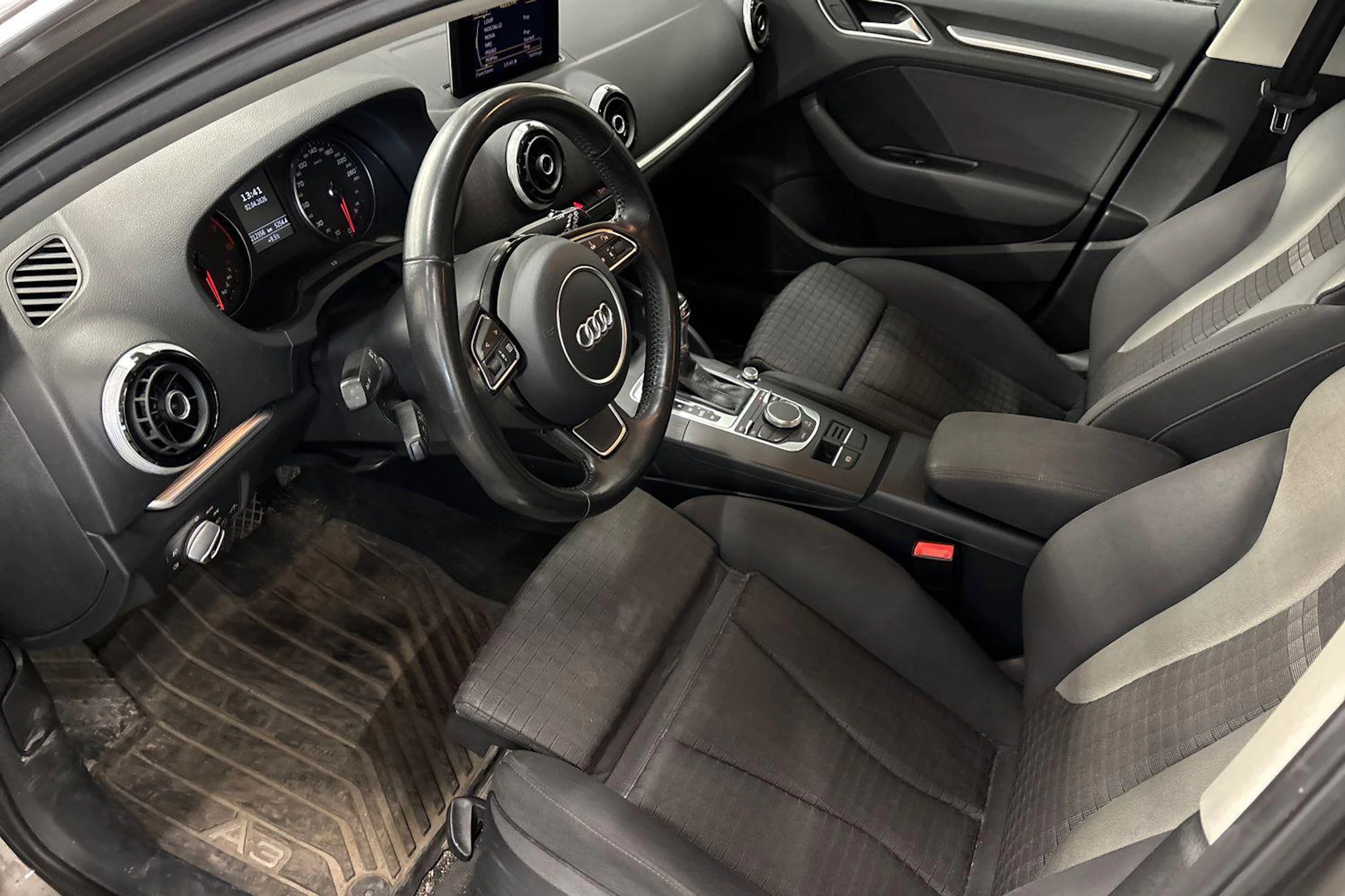 harmaa Audi A3 2013 kuva 3.