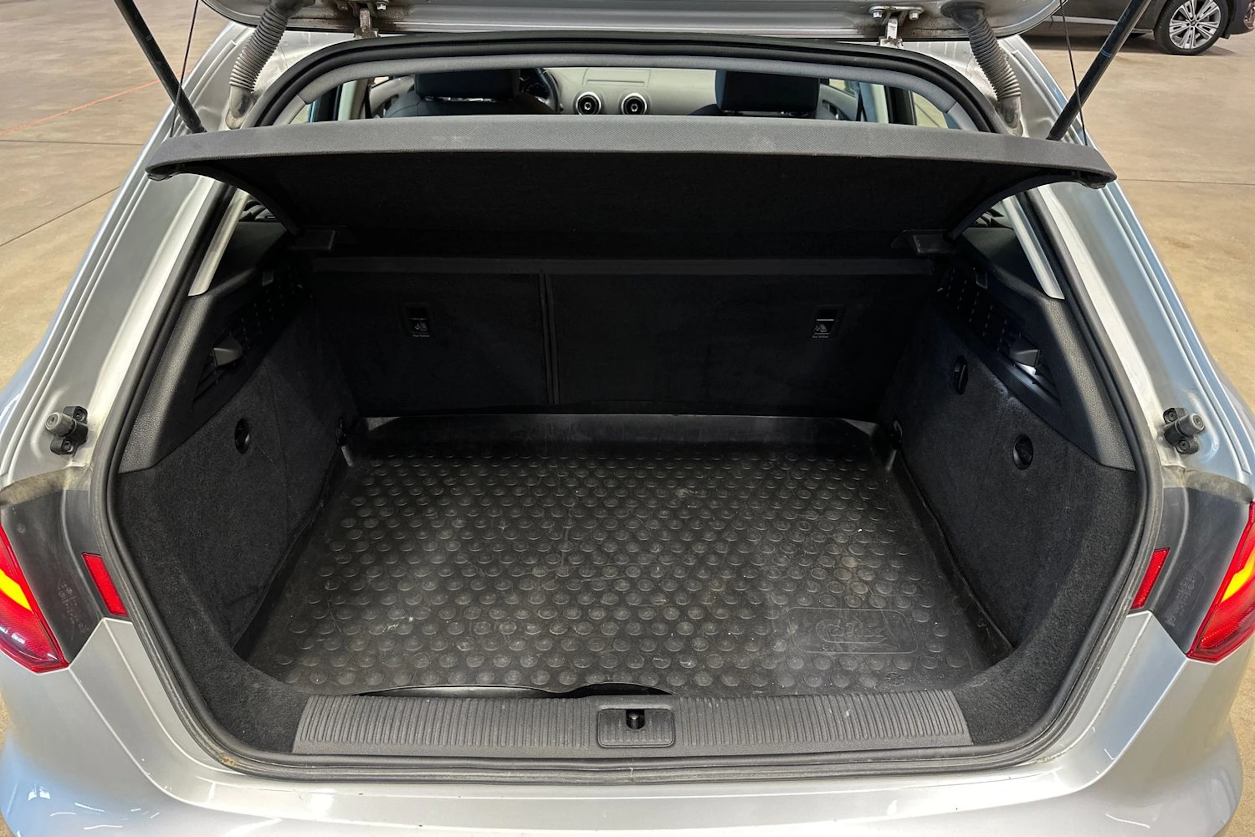 hopea Audi A3 2014 kuva 24.