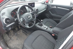 punainen Audi A3 2013 kuva 3.
