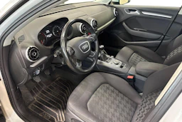 valkoinen Audi A3 2013 kuva 3.
