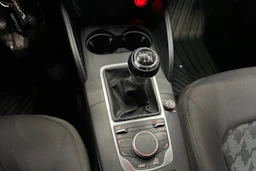 valkoinen Audi A3 2013 kuva 14.