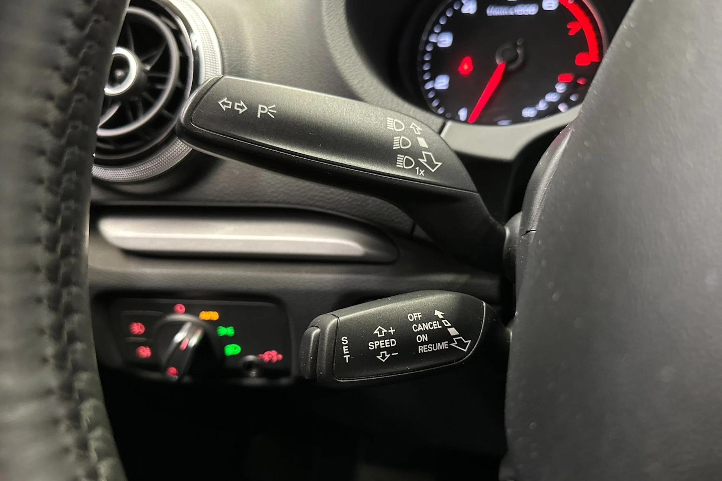 valkoinen Audi A3 2013 kuva 16.