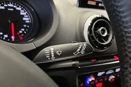 valkoinen Audi A3 2013 kuva 17.