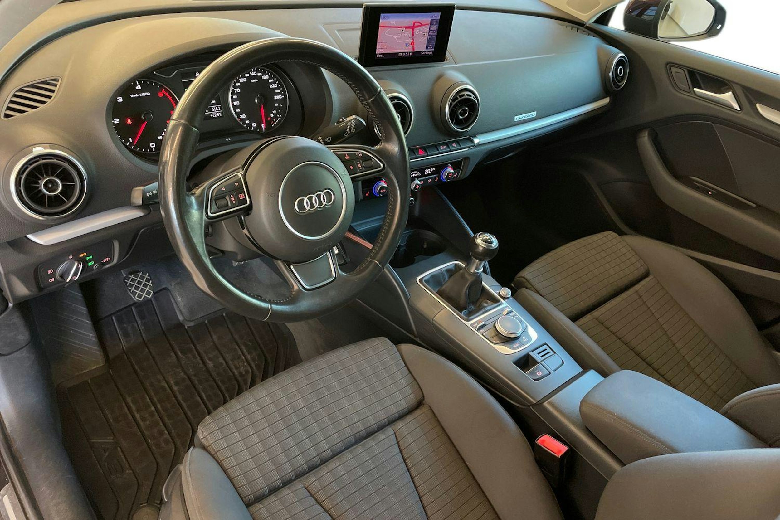 punainen Audi A3 2014 kuva 7.