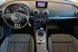 punainen Audi A3 2014 kuva 9.