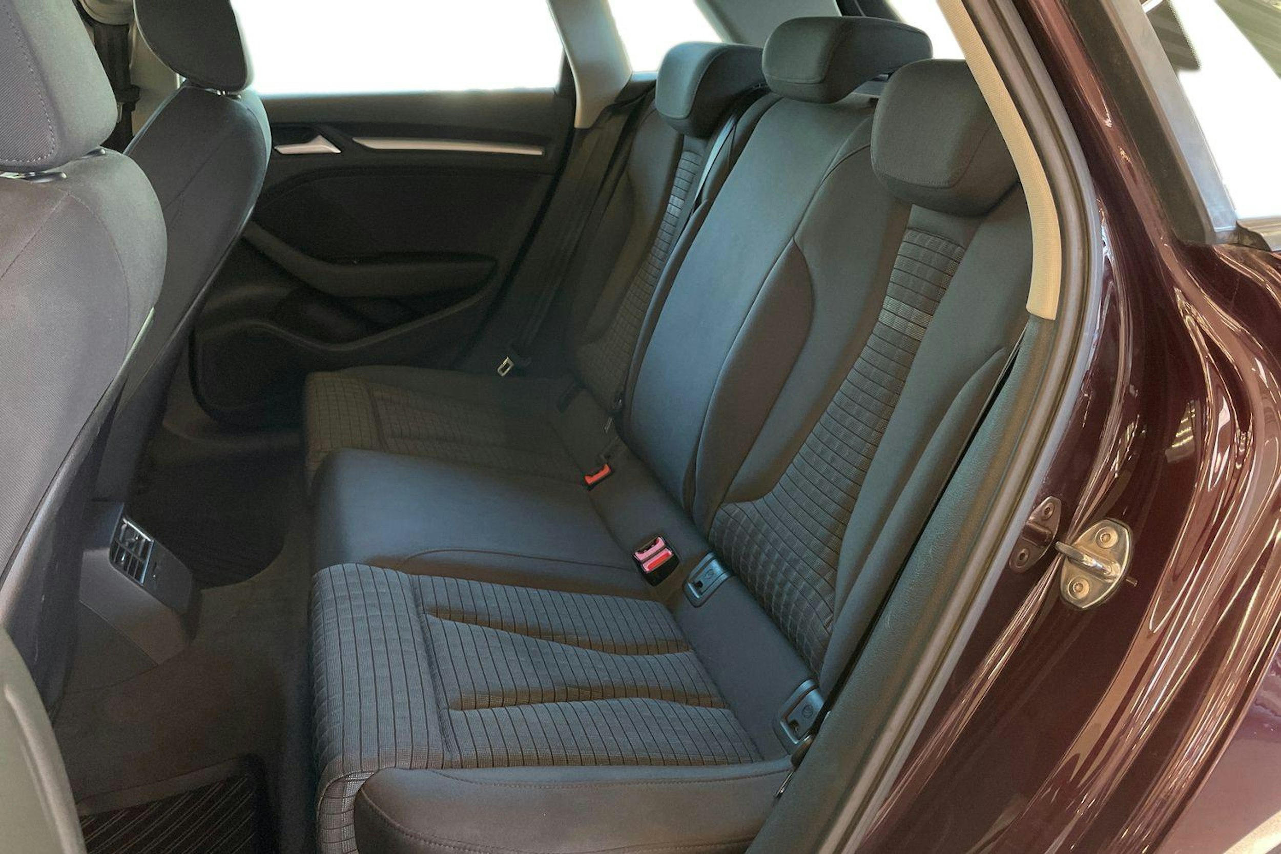 punainen Audi A3 2014 kuva 10.