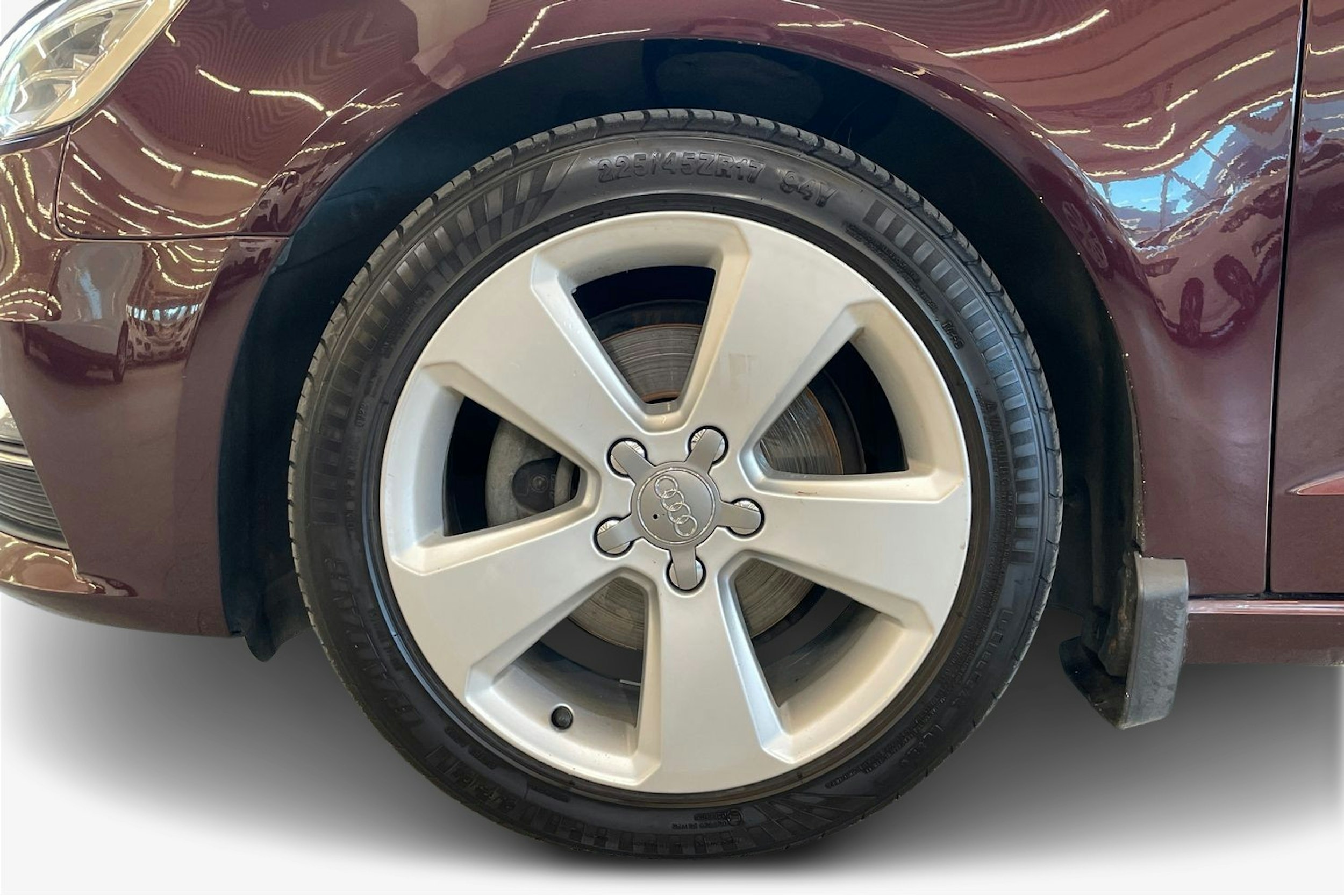 punainen Audi A3 2014 kuva 11.