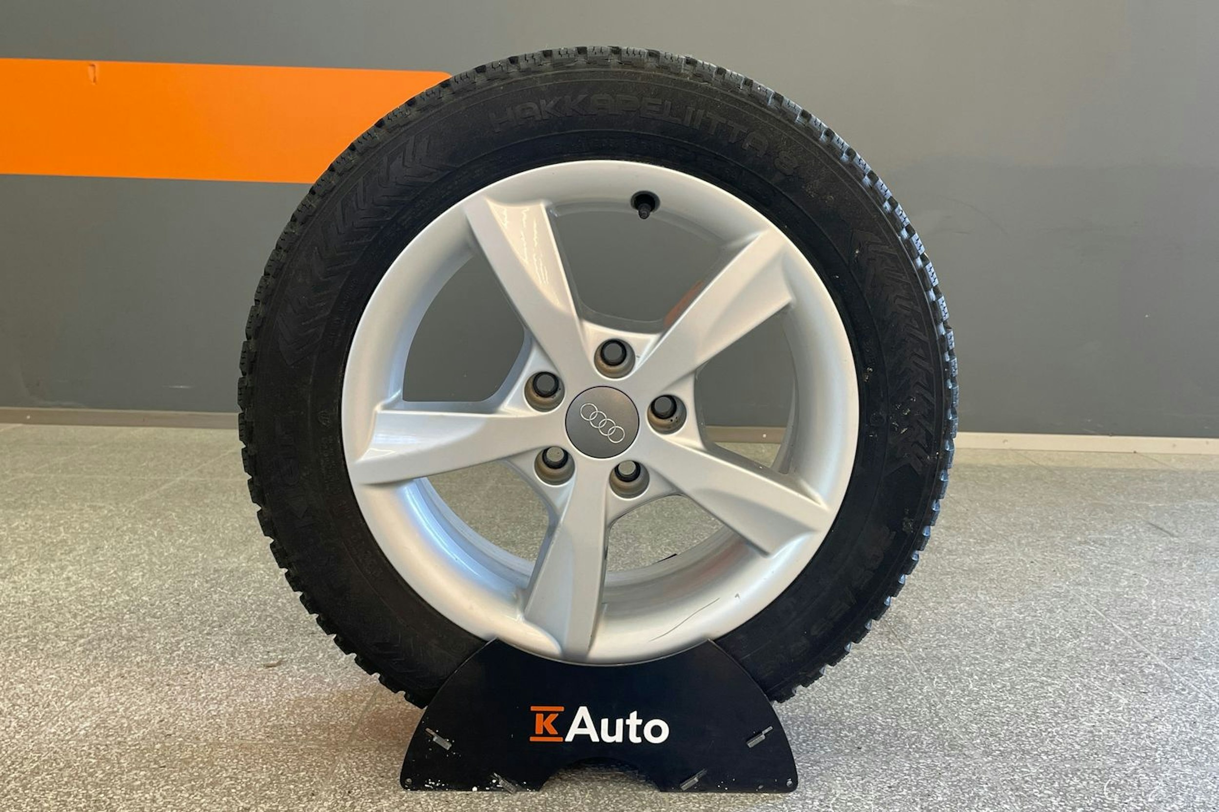 punainen Audi A3 2014 kuva 13.