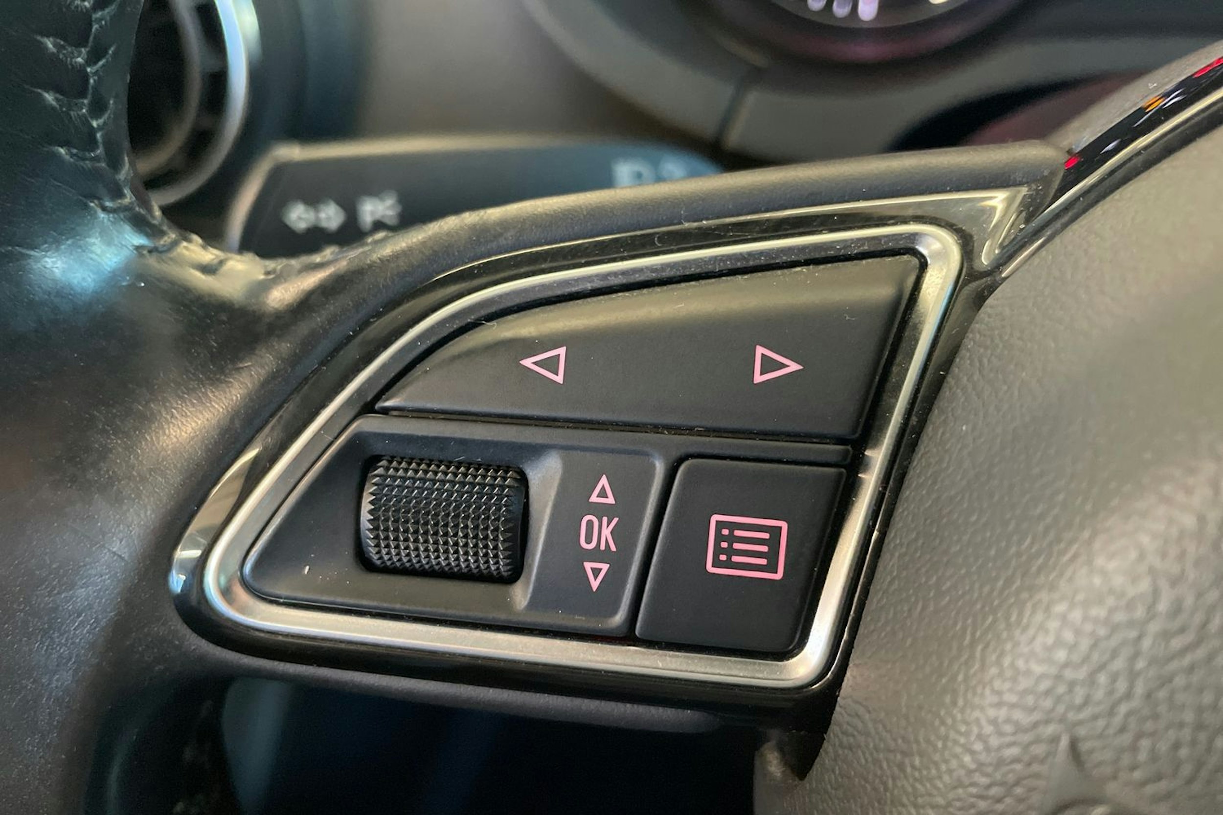 punainen Audi A3 2014 kuva 17.