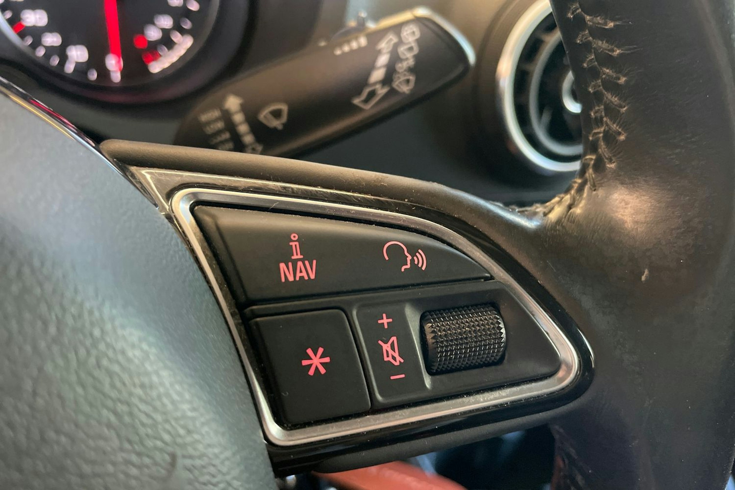 punainen Audi A3 2014 kuva 20.