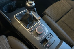 punainen Audi A3 2014 kuva 23.