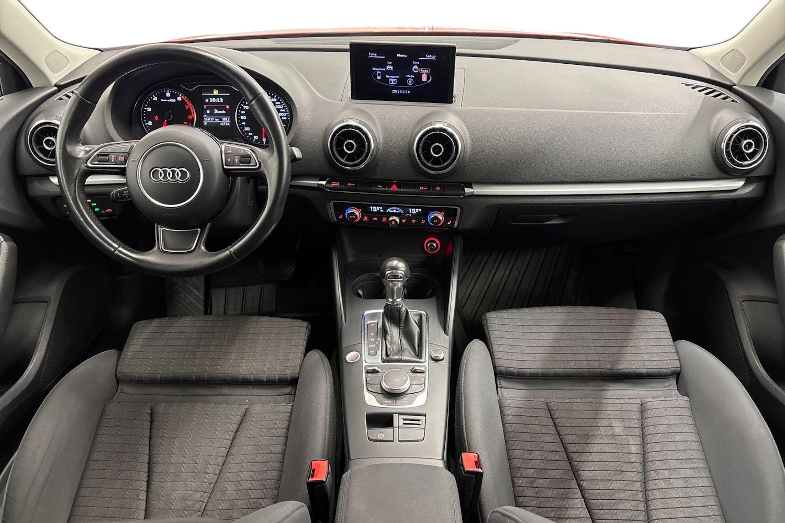 punainen Audi A3 2014 kuva 7.
