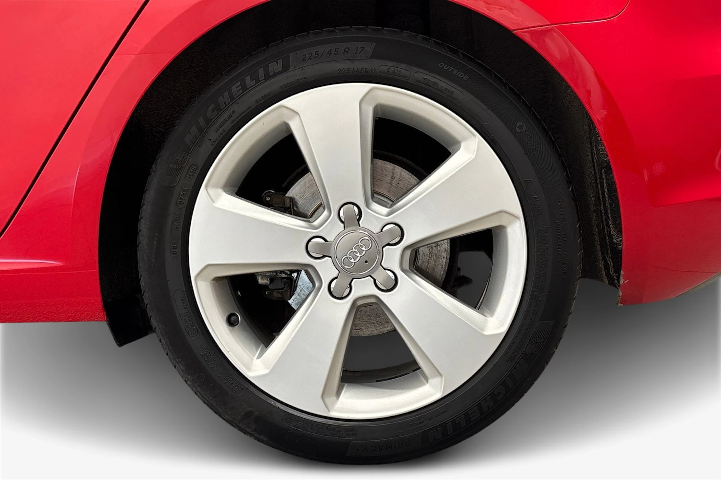 punainen Audi A3 2014 kuva 9.