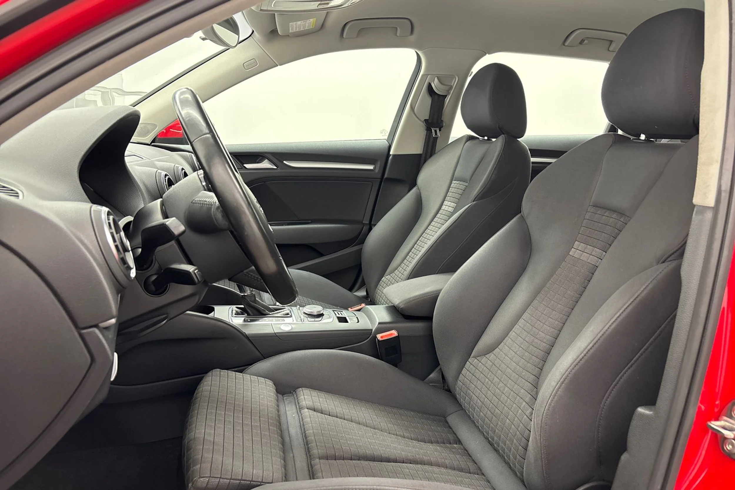 punainen Audi A3 2014 kuva 11.
