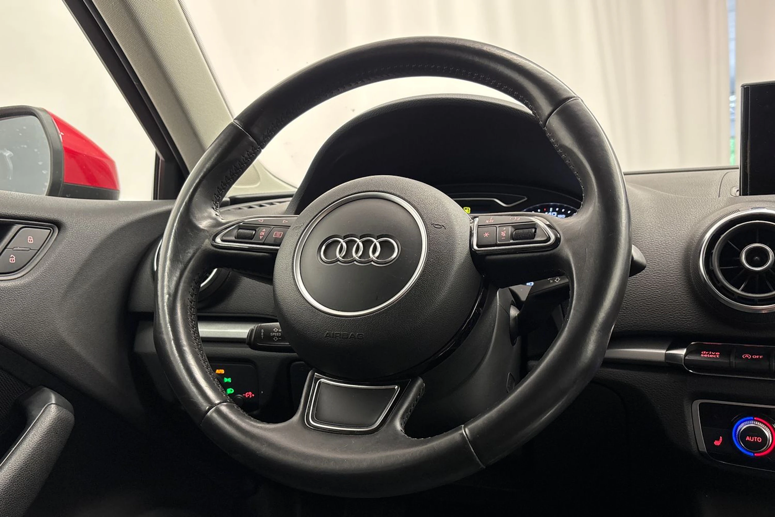 punainen Audi A3 2014 kuva 12.