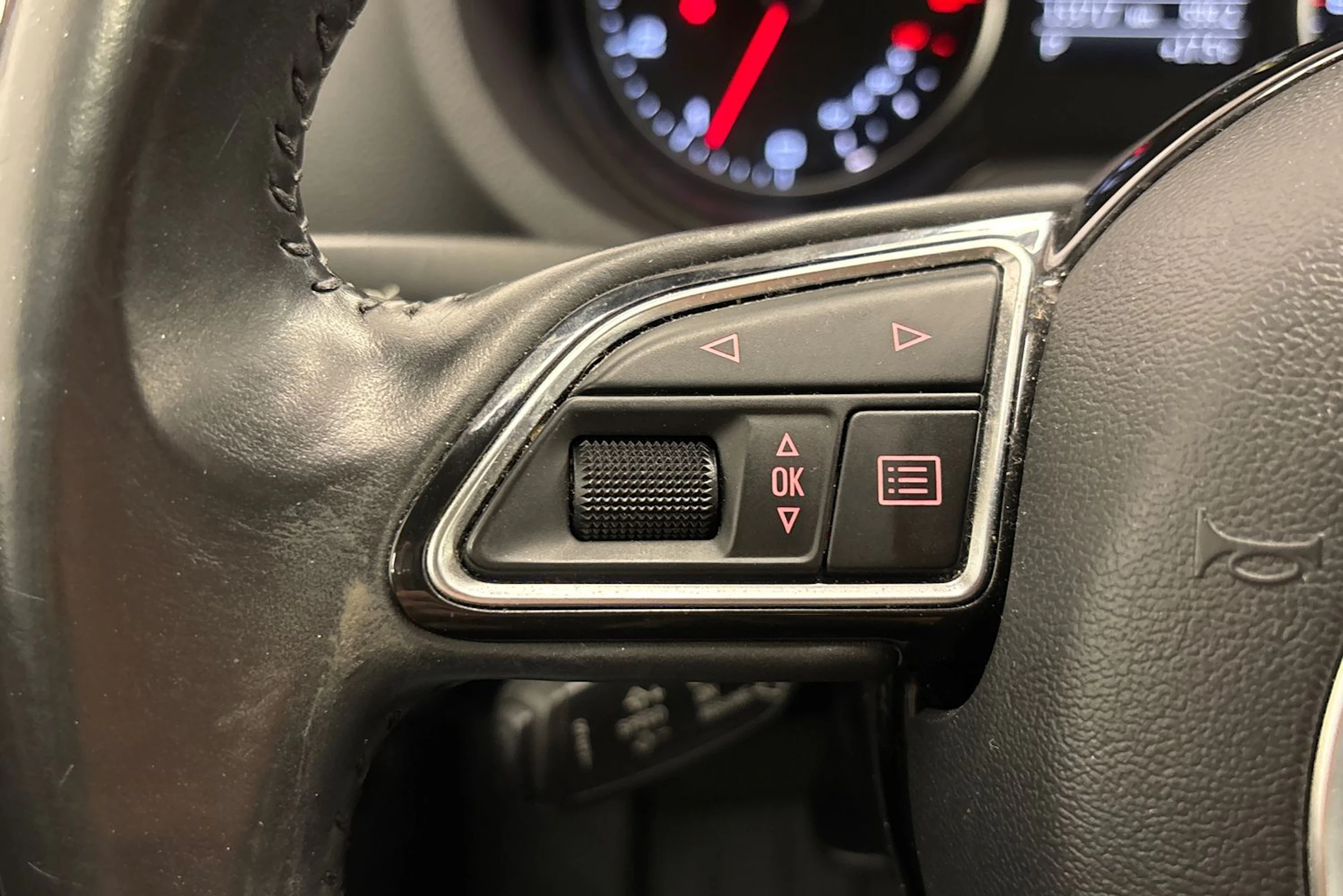 punainen Audi A3 2014 kuva 13.