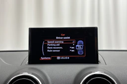 punainen Audi A3 2014 kuva 19.