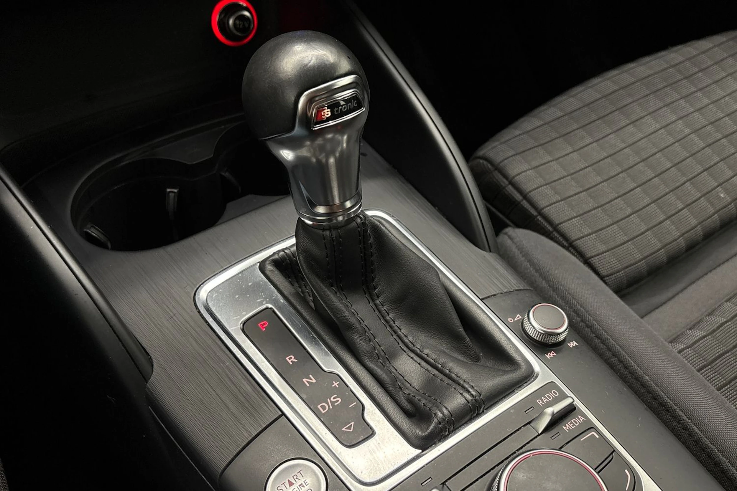 punainen Audi A3 2014 kuva 20.