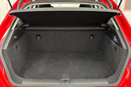 punainen Audi A3 2014 kuva 21.