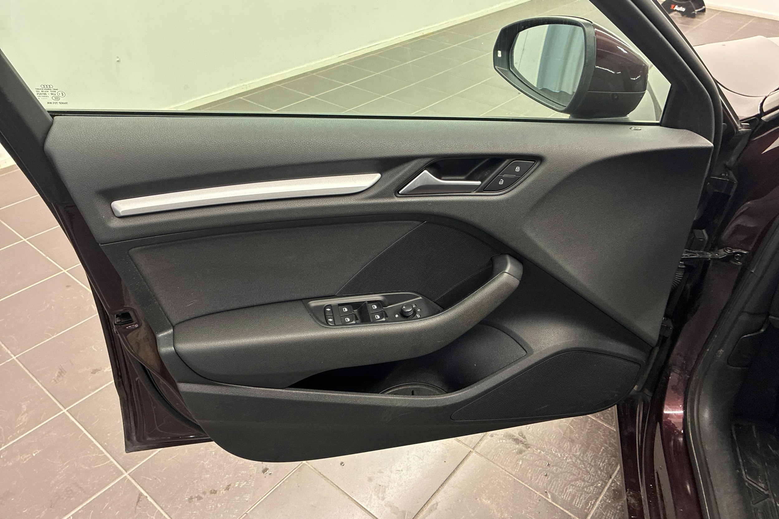 Punainen Audi A3 2014 kuva 14.