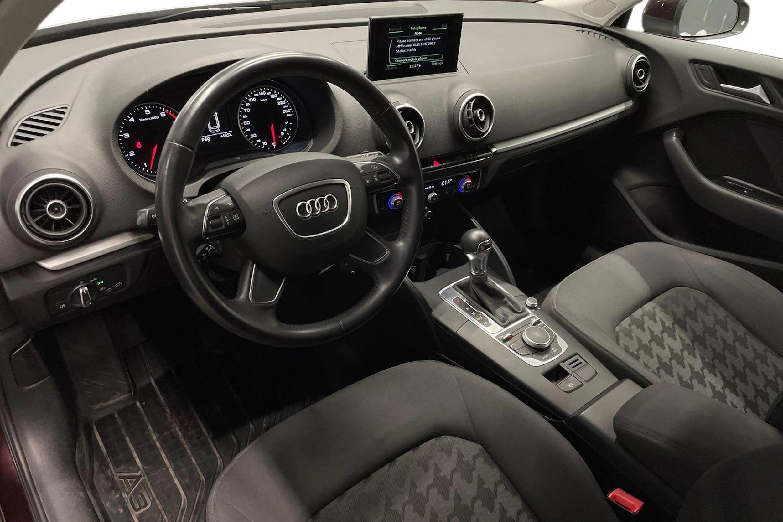met. punainen Audi A3 2014 kuva 6.