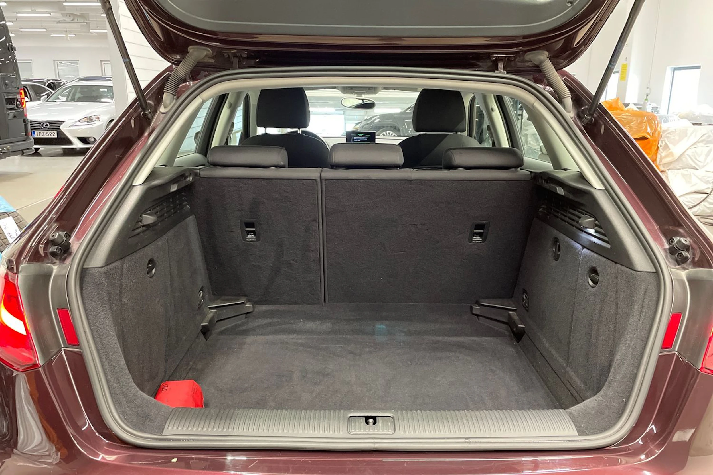 met. punainen Audi A3 2014 kuva 12.