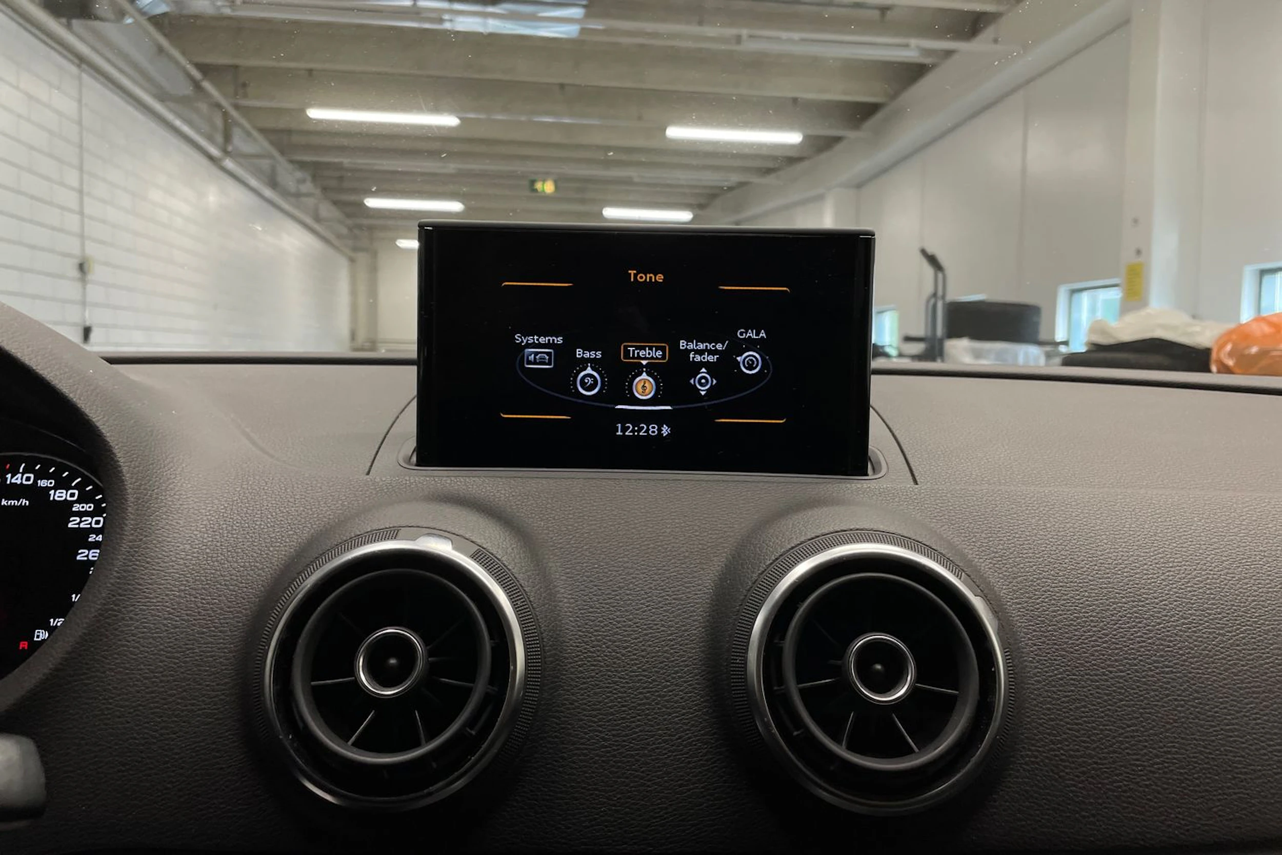 met. punainen Audi A3 2014 kuva 16.