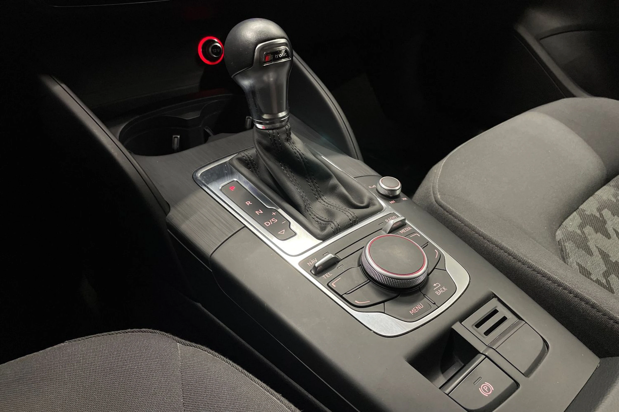 met. punainen Audi A3 2014 kuva 18.
