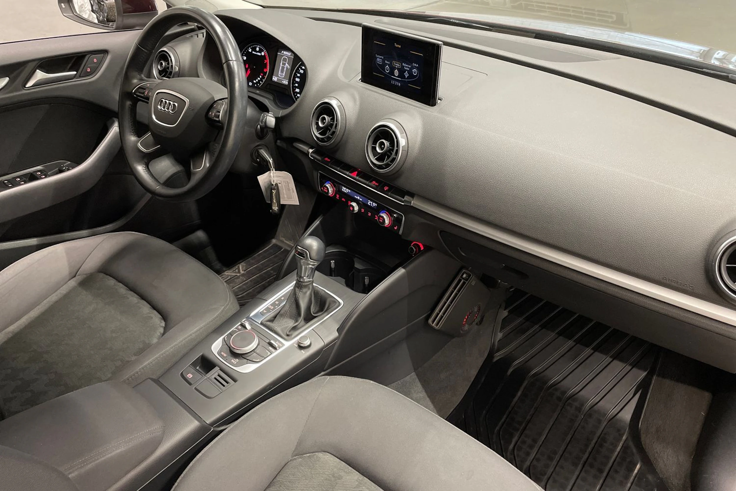 met. punainen Audi A3 2014 kuva 24.